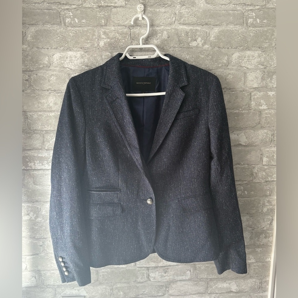 Banana Republic size 6 Blazer in blue just beautiful classic blazer well made